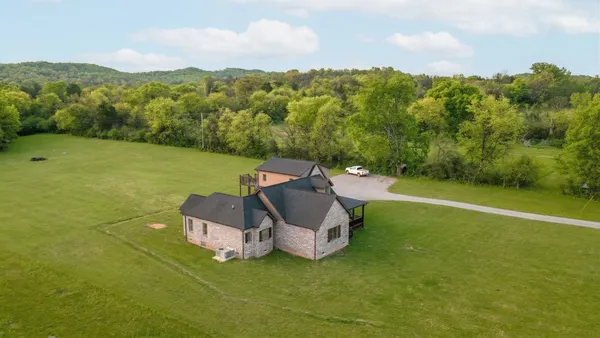 $795,000 | 28 Henderson Road, Lynchburg, TN 37352