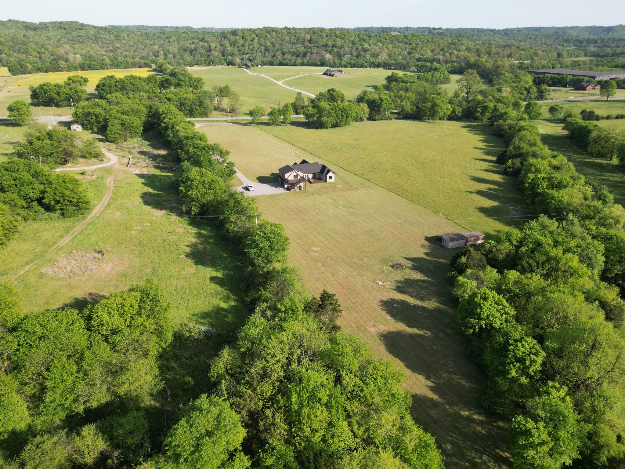 28 Henderson Road Lynchburg, TN 37352 - Photo 82 of 87 a view of a lake with a city