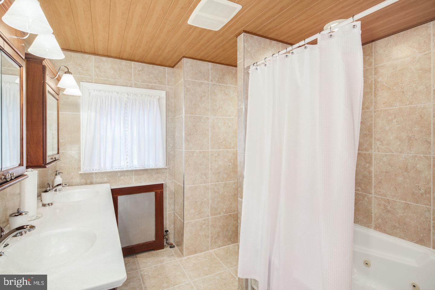 15035 Trevose Road Philadelphia, PA 19116 - Photo 27 of 43