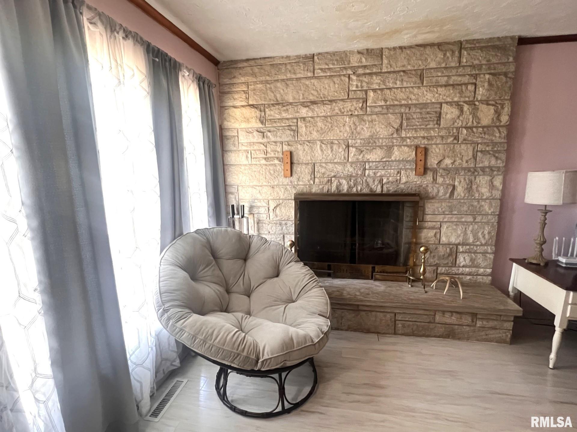 12563 Saraville Road Marion, IL 62959 - Photo 2 of 24