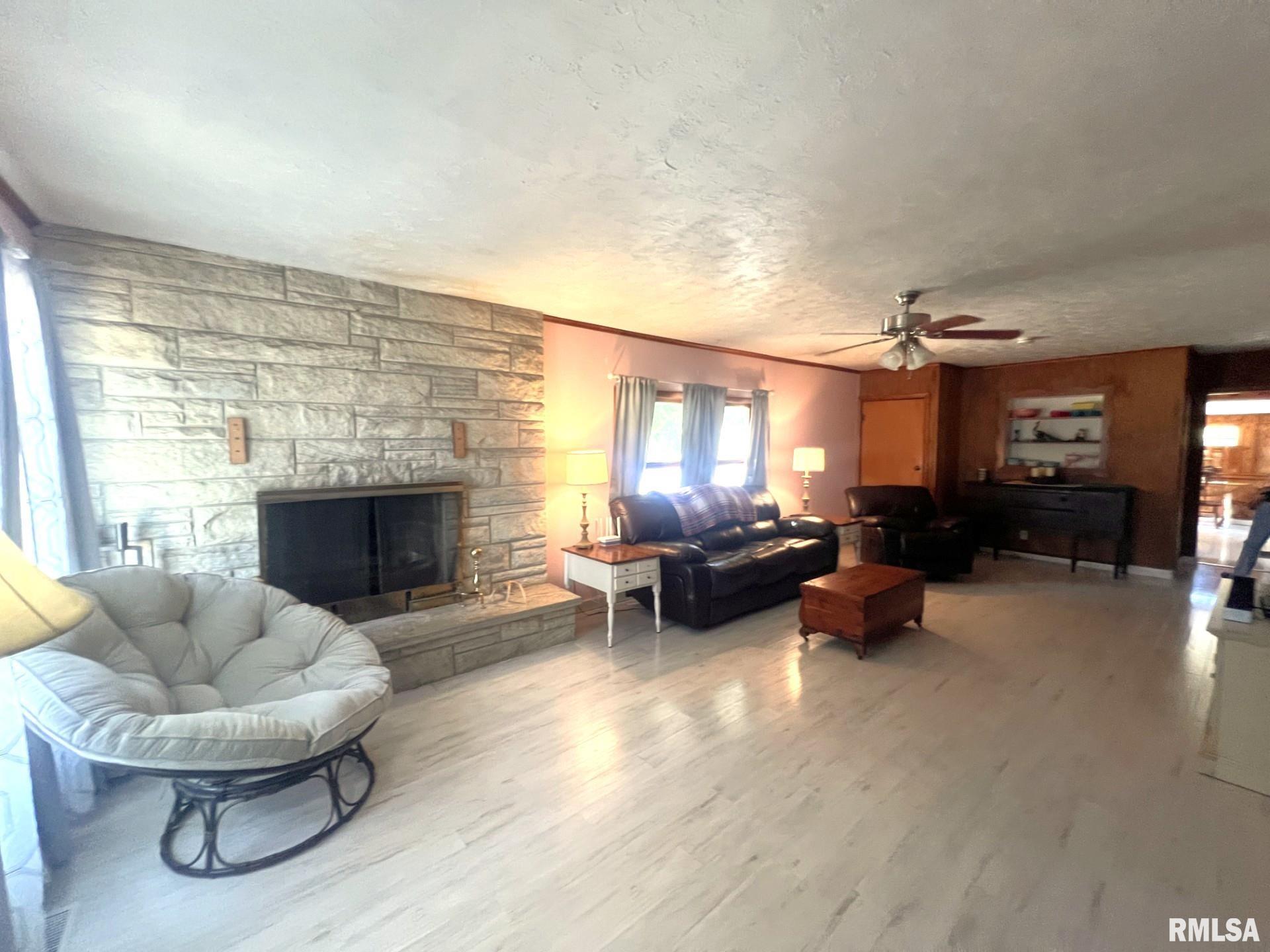 12563 Saraville Road Marion, IL 62959 - Photo 3 of 24