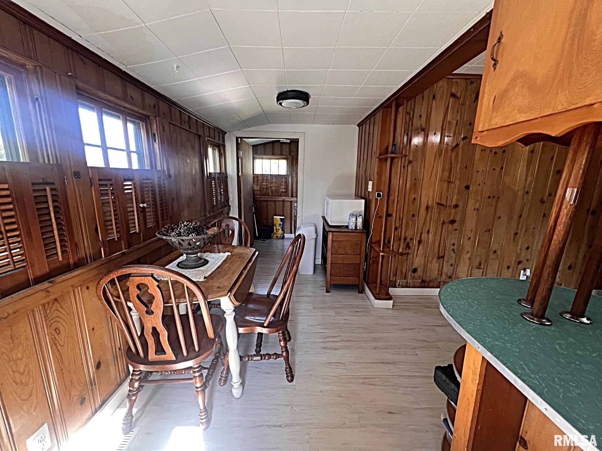 12563 Saraville Road Marion, IL 62959 - Photo 8 of 24