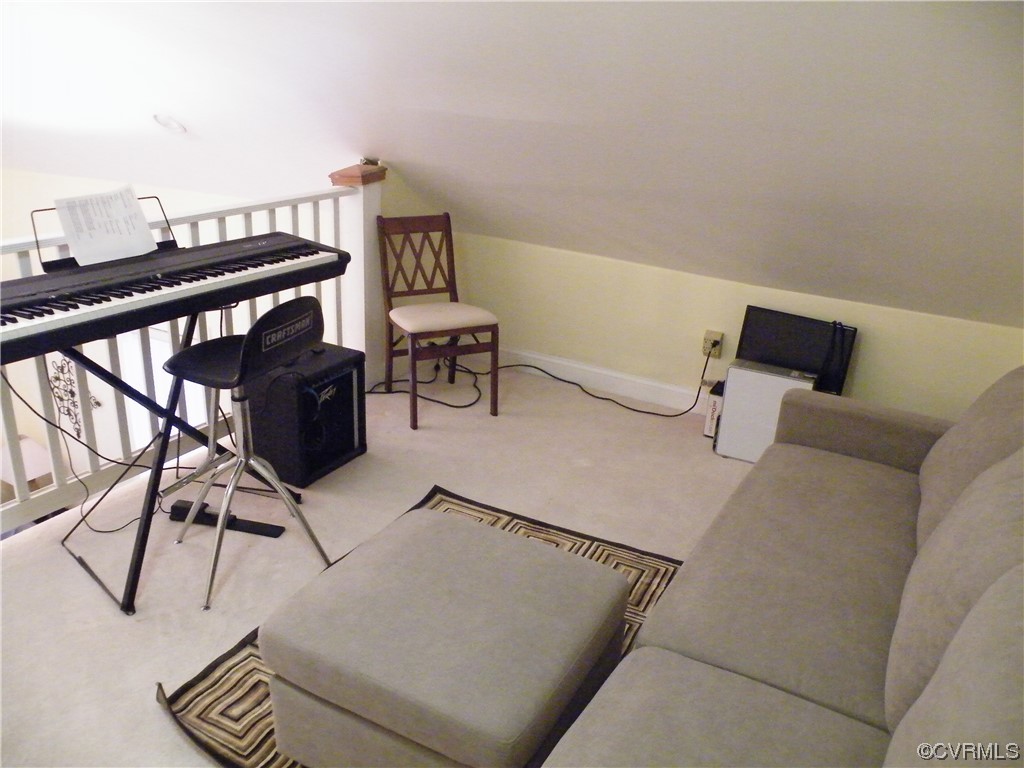 9120 Purdy Road Jarratt, VA 23867 - Photo 24 of 26 Loft.