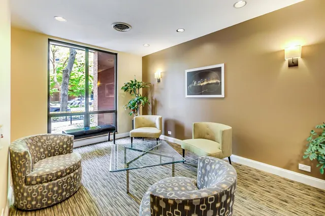 $415,000 | 901 South Plymouth Court, Unit 1606, Chicago, IL 60605