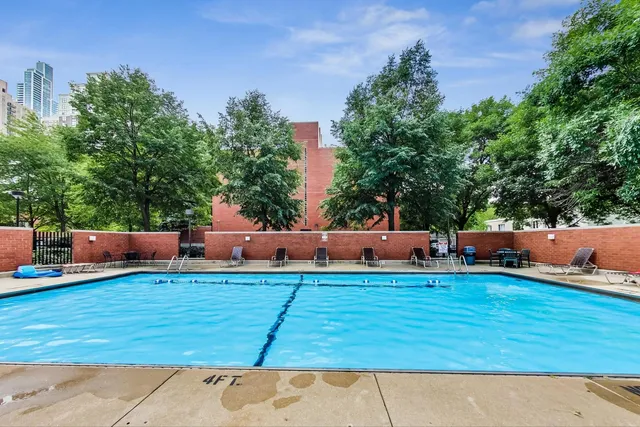 $415,000 | 901 South Plymouth Court, Unit 1606, Chicago, IL 60605