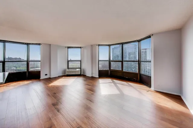 $415,000 | 901 South Plymouth Court, Unit 1606, Chicago, IL 60605