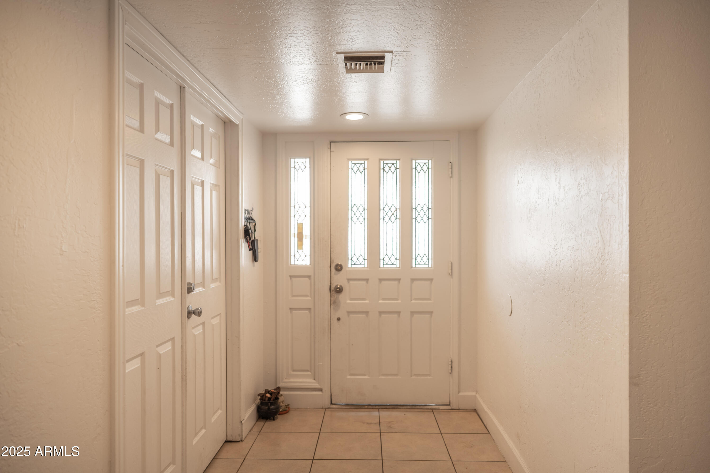 721 North 25th Street Mesa, AZ 85213 - Photo 4 of 43 DSC_1433