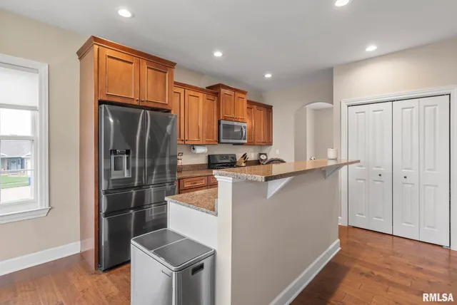 $539,900 | 27 Blackstone Circle, Le Claire, IA 52753