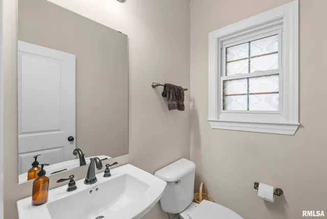 $539,900 | 27 Blackstone Circle, Le Claire, IA 52753