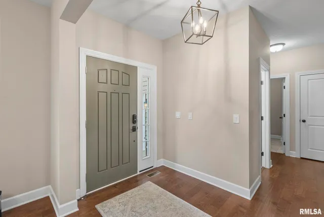 $539,900 | 27 Blackstone Circle, Le Claire, IA 52753