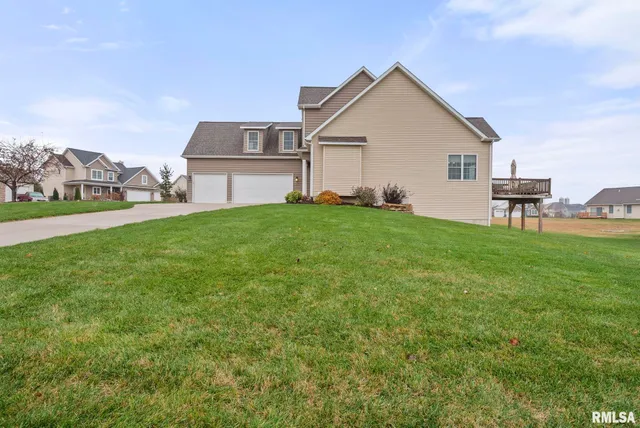 $539,900 | 27 Blackstone Circle, Le Claire, IA 52753