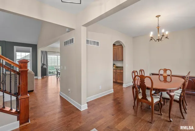 $539,900 | 27 Blackstone Circle, Le Claire, IA 52753