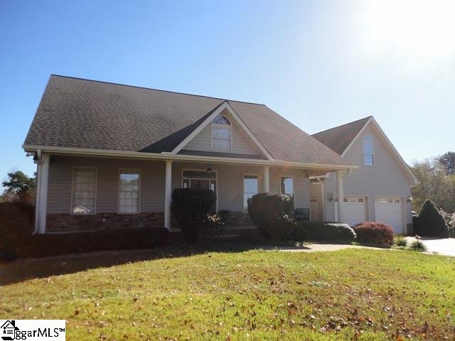 924 Johnson Road Easley, SC 29642 - Photo 2 of 26
