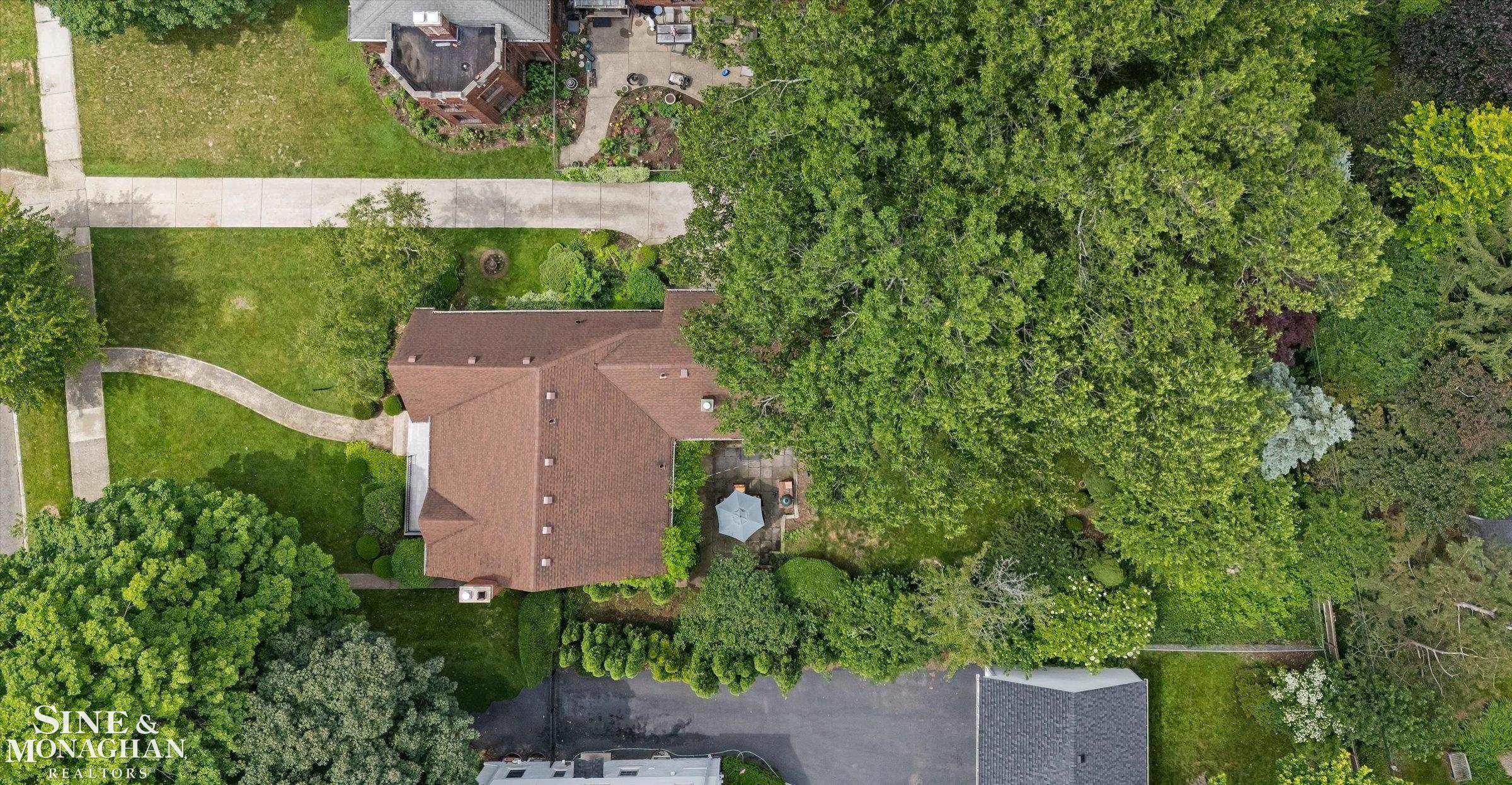 542 Lakepointe Street Grosse Pointe Park, MI 48230 - Photo 41 of 48