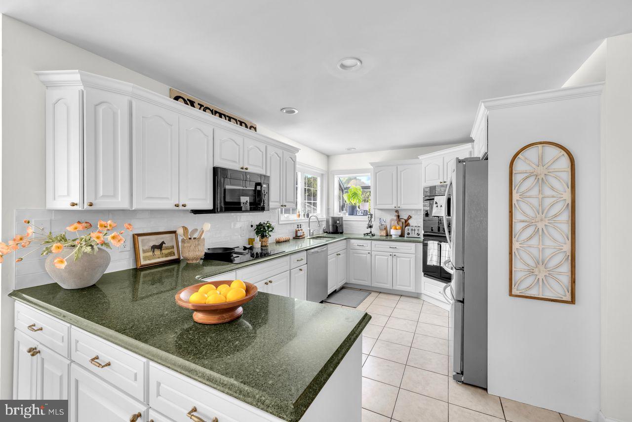 5616 Ryans Run Road East New Market, MD 21631 - Photo 19 of 57 Bright and inviting modern kitchen.