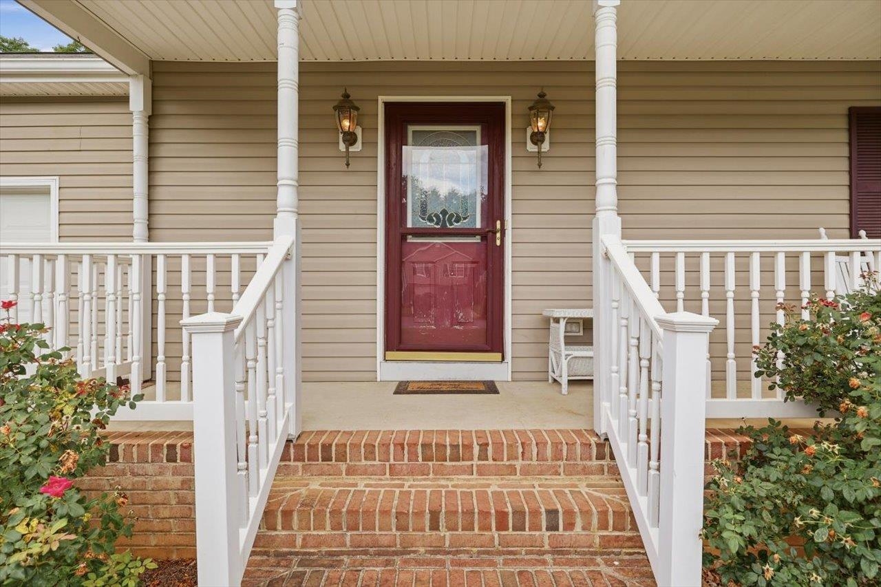 1836 Harvard Road Waynesboro, VA 22980 - Photo 4 of 41