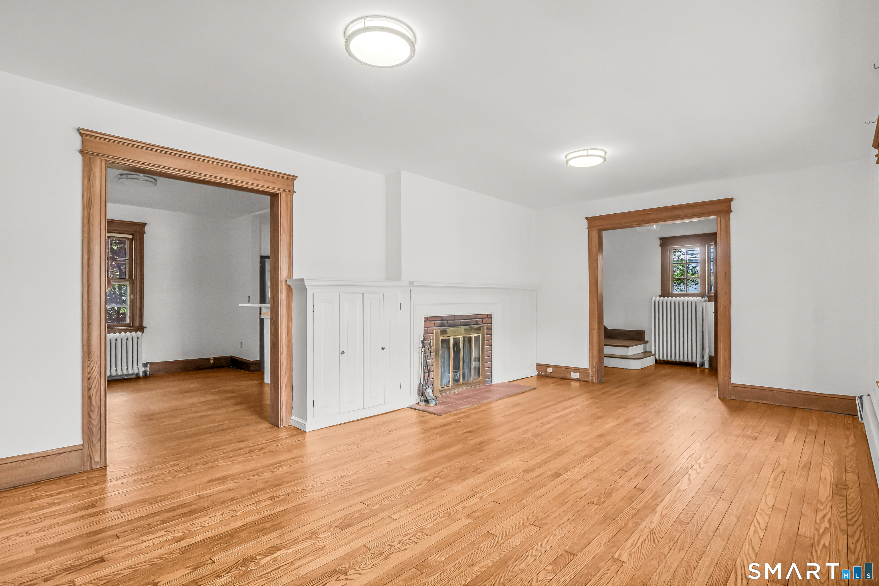 88 Coniston Avenue Waterbury, CT 06708 - Photo 4 of 39