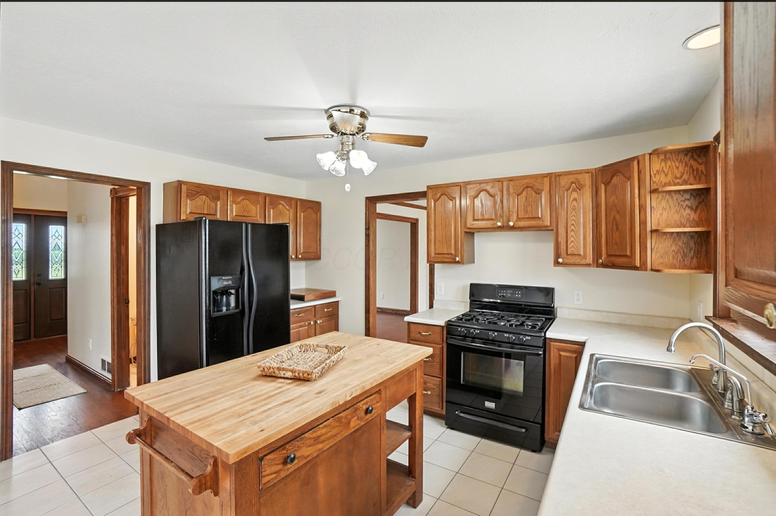 6694 Brooks-Miller Road Circleville, OH 43113 - Photo 16 of 67 Kitchen