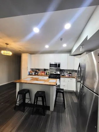 $300,000 | 7228 39th Street, Unit 2W, Lyons, IL 60534