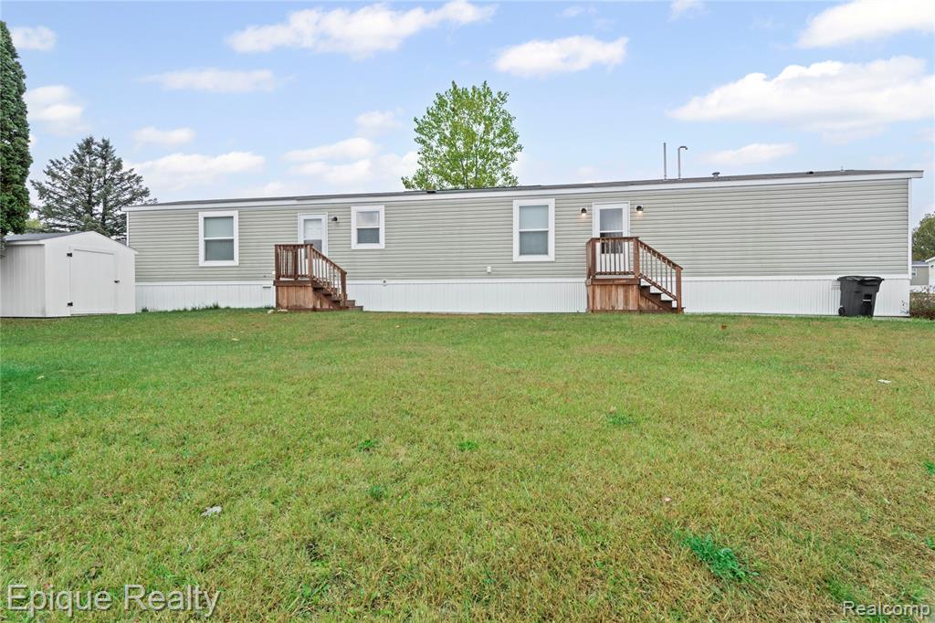 83 Elm Highland, MI 48357 - Photo 1 of 27