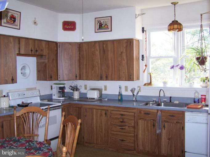 616 Tower Bank Road Severna Park, MD 21146 - Photo 10 of 19 Kitchen