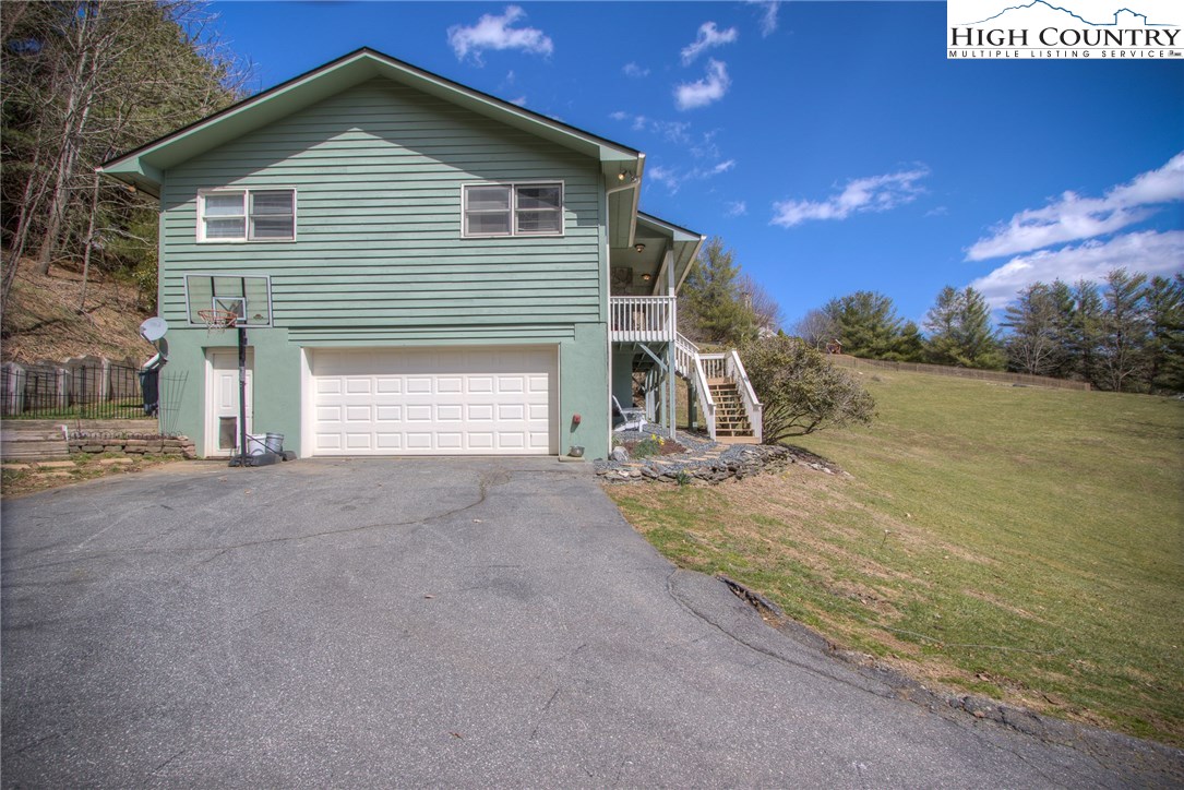 105 Slopes Court Boone, NC 28607 - Photo 3 of 22 Gallery Image 3