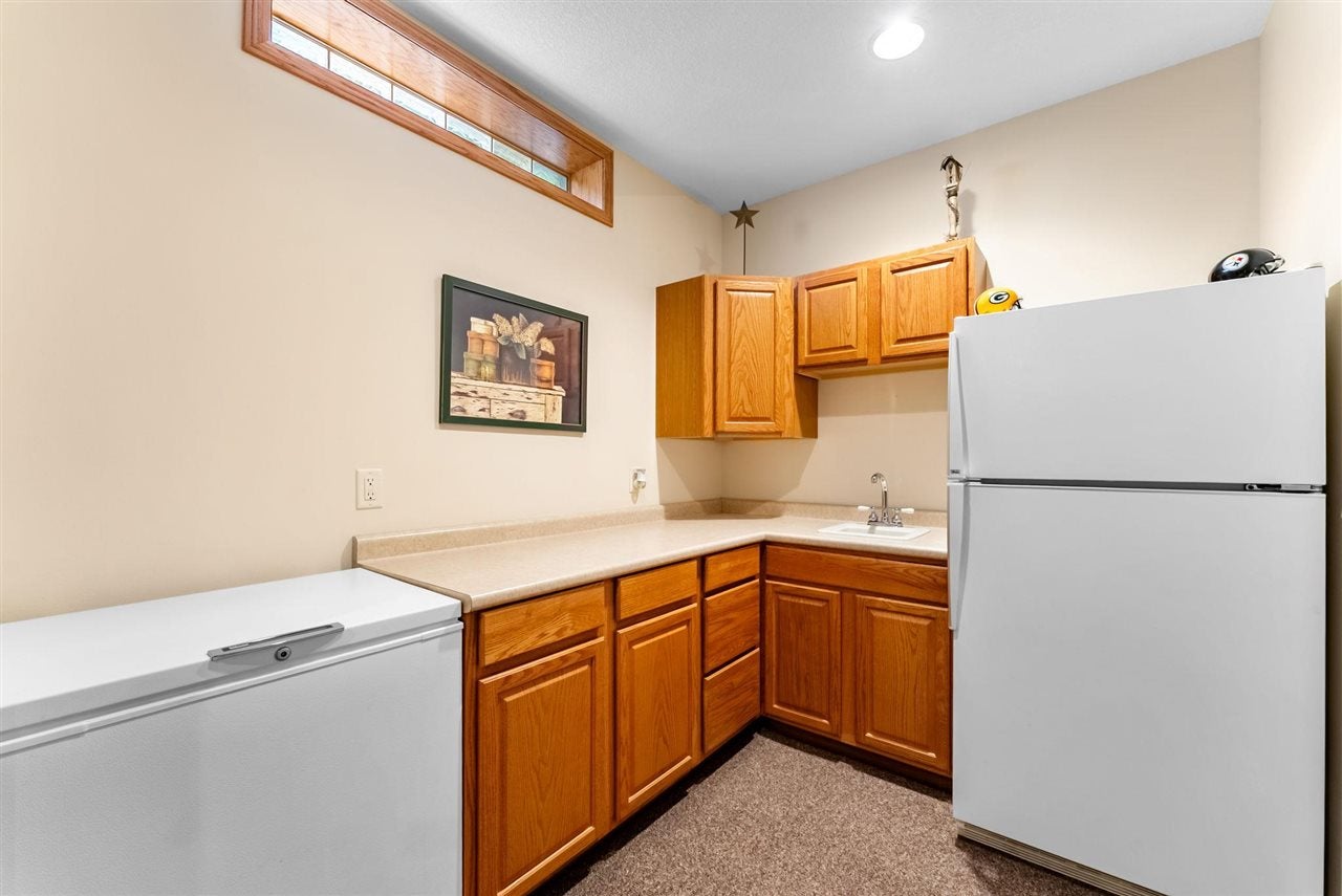 1402 Ridgeview Court Washington, IA 52353 - Photo 38 of 54 Gallery Image 38