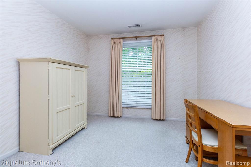 19710 West 13 Mile Road, Unit 101 Beverly Hills, MI 48025 - Photo 26 of 40
