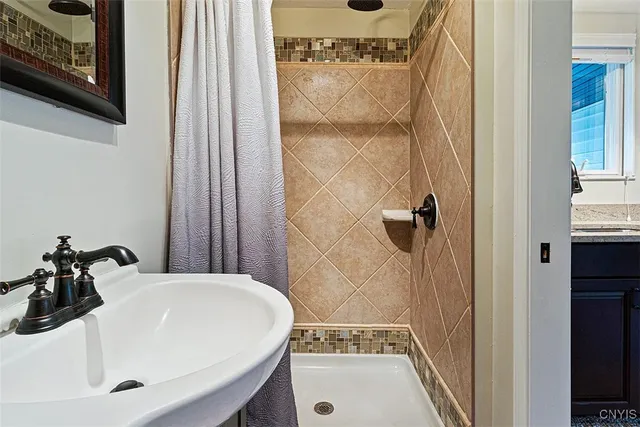 $2,750 | 6 Wilbur Road, New Hartford, NY 13413