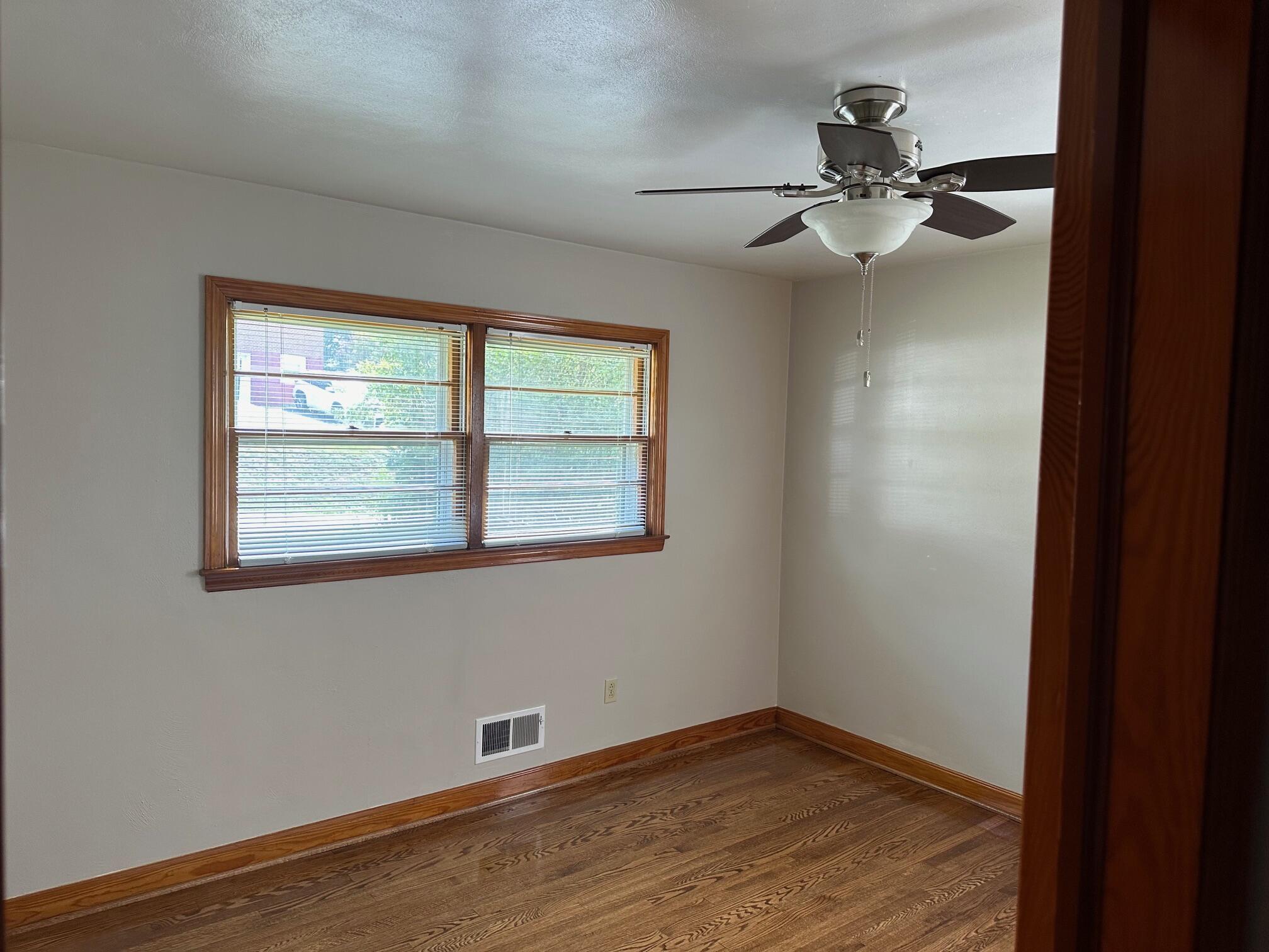 4403 Glenn Ridge Road Northwest Roanoke, VA 24017 - Photo 15 of 25 Bedroom 2