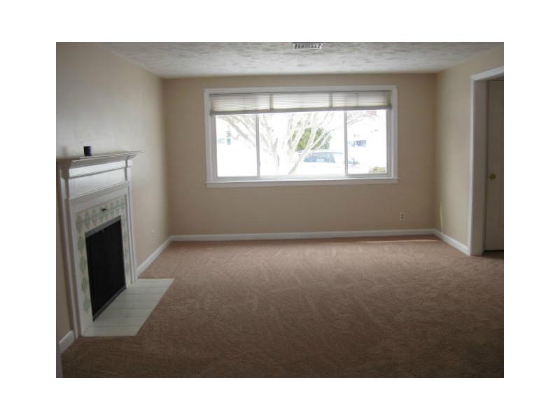 110 Duncan Road Warwick, RI 02886 - Photo 6 of 14 Living Room.
