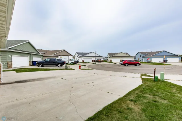 $243,000 | 1157 39th Avenue South, Moorhead, MN 56560