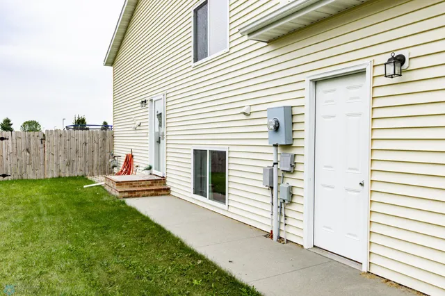 $243,000 | 1157 39th Avenue South, Moorhead, MN 56560