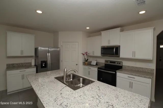 $2,050 | 2164 Farmhouse Road Southeast, Palm Bay, FL 32909