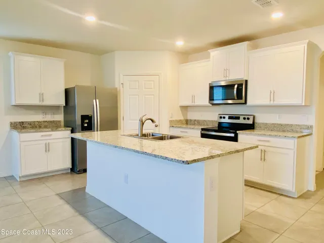 $2,050 | 2164 Farmhouse Road Southeast, Palm Bay, FL 32909