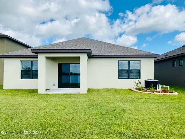 $2,050 | 2164 Farmhouse Road Southeast, Palm Bay, FL 32909