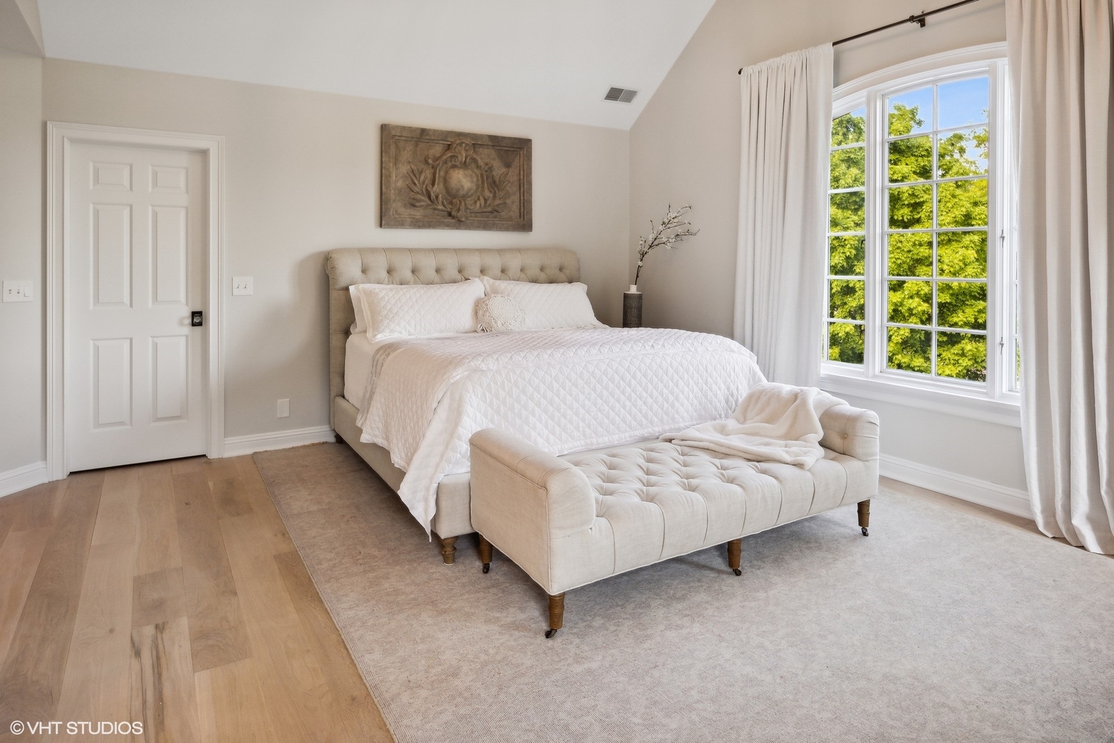 480 Wagner Road Northfield, IL 60093 - Photo 27 of 53 a spacious bedroom with a bed and a window