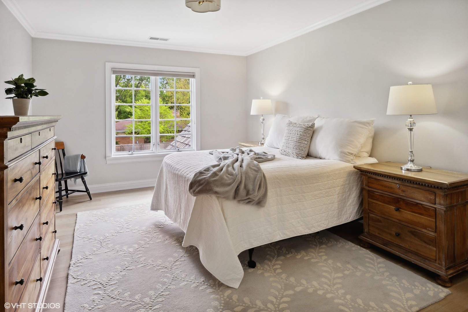 480 Wagner Road Northfield, IL 60093 - Photo 33 of 53 a bedroom with a bed and a window