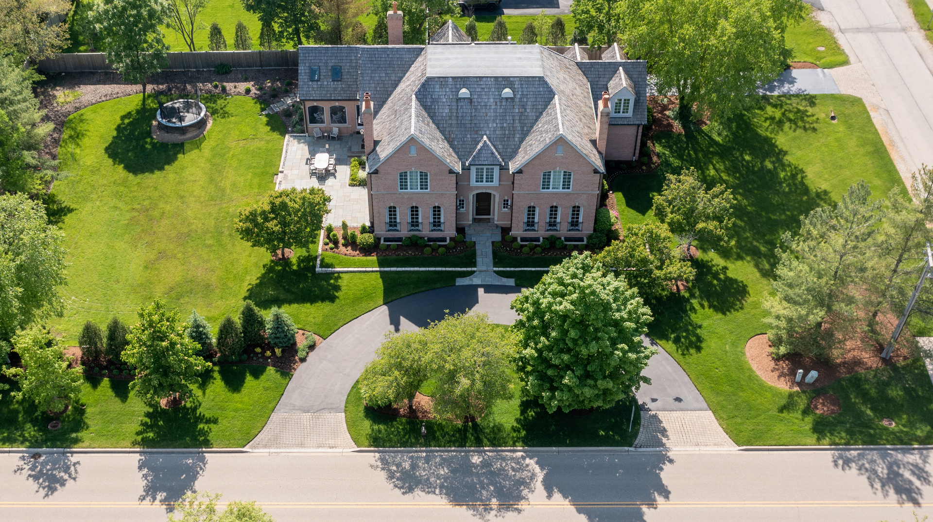 480 Wagner Road Northfield, IL 60093 - Photo 46 of 53 an aerial view of a house with a garden