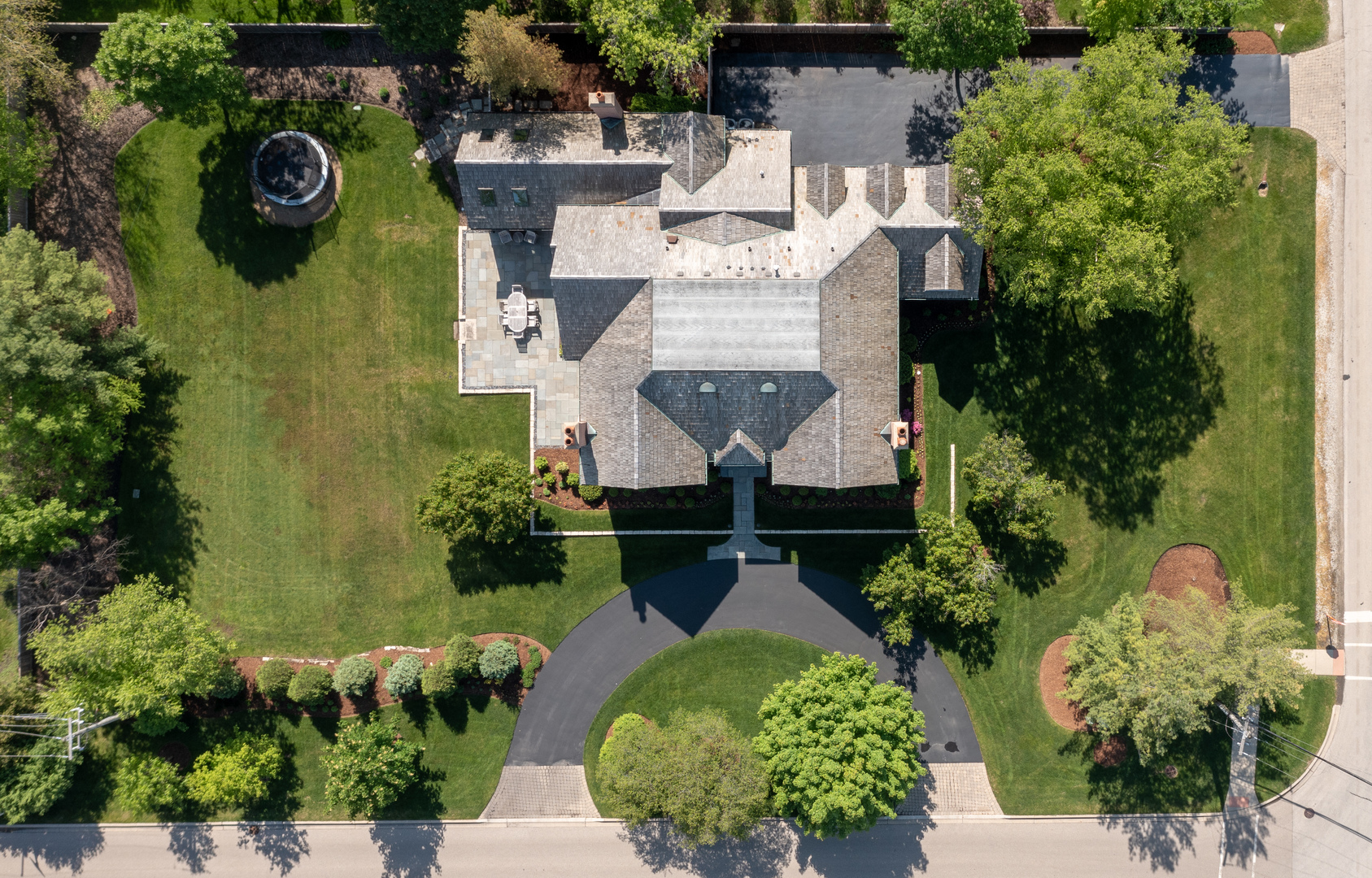480 Wagner Road Northfield, IL 60093 - Photo 49 of 53 an aerial view of a house with a yard and lake view