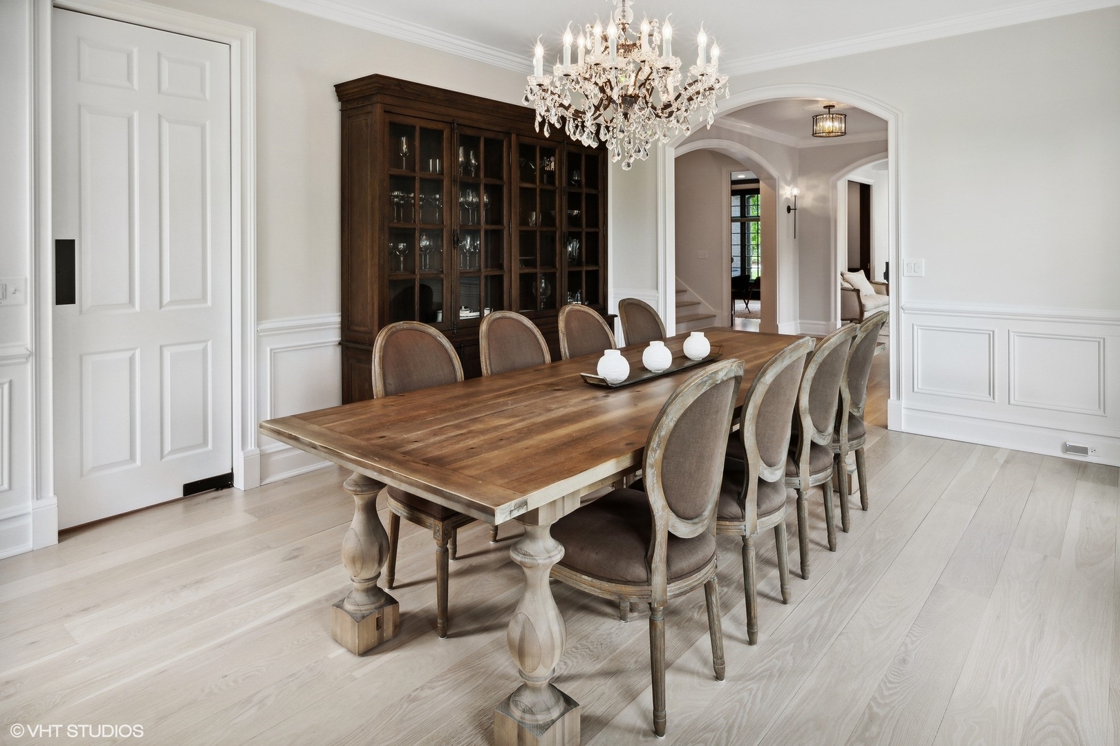480 Wagner Road Northfield, IL 60093 - Photo 5 of 53 a view of a dining room with furniture and chandelier