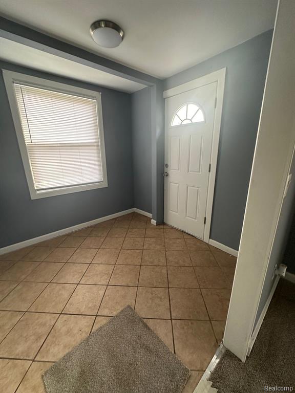 685 Kinney Road Pontiac, MI 48340 - Photo 6 of 33