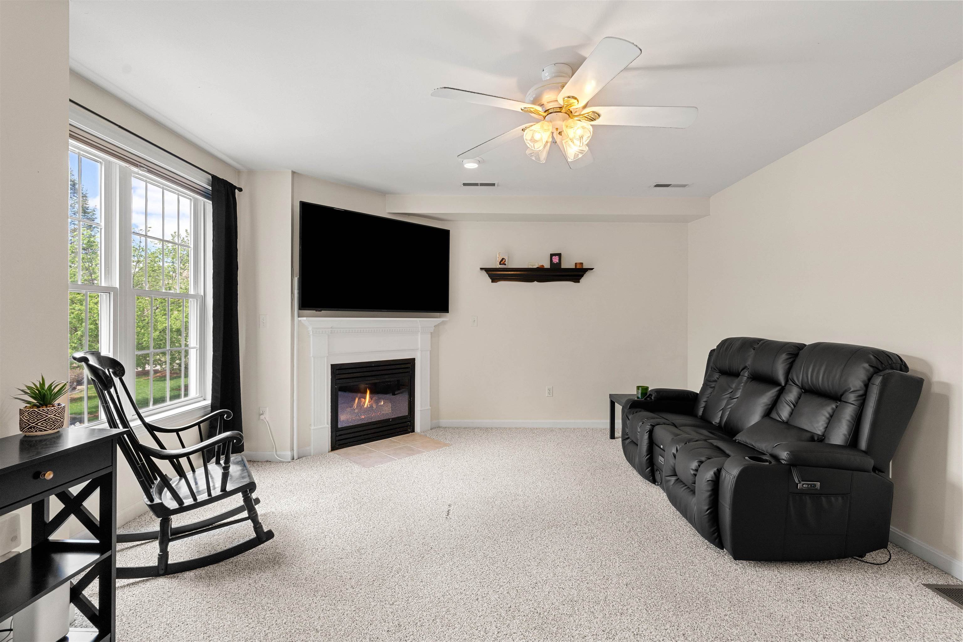 28 Andrew Street Manchester, NH 03104 - Photo 9 of 40