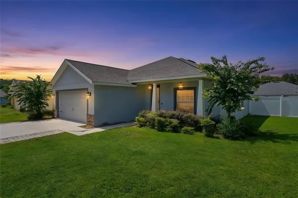 $349,900 | 362 East Lake Street, Umatilla, FL 32784