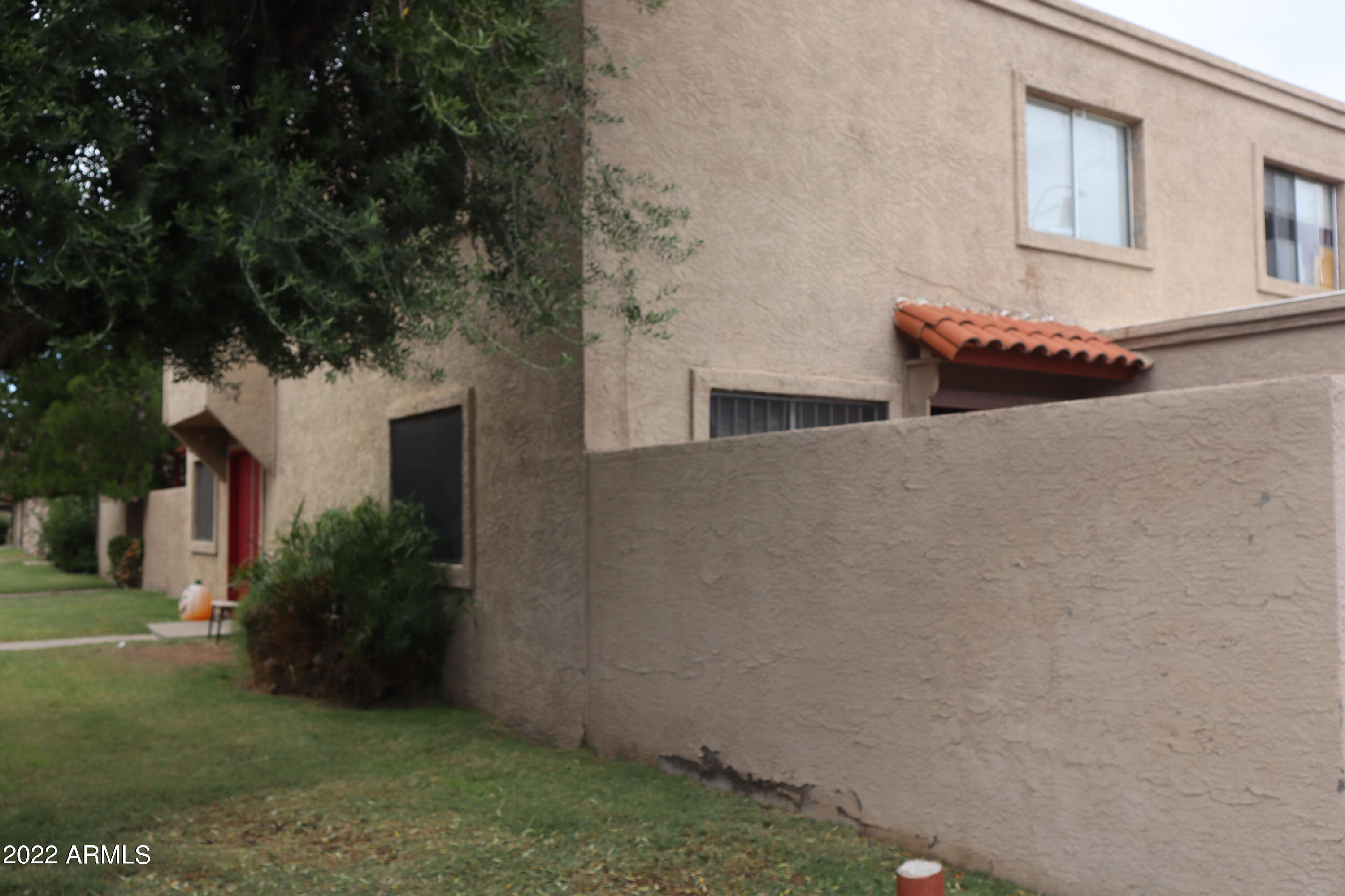 4027 West Wonderview Road Phoenix, AZ 85019 - Photo 3 of 11 IMG_0509