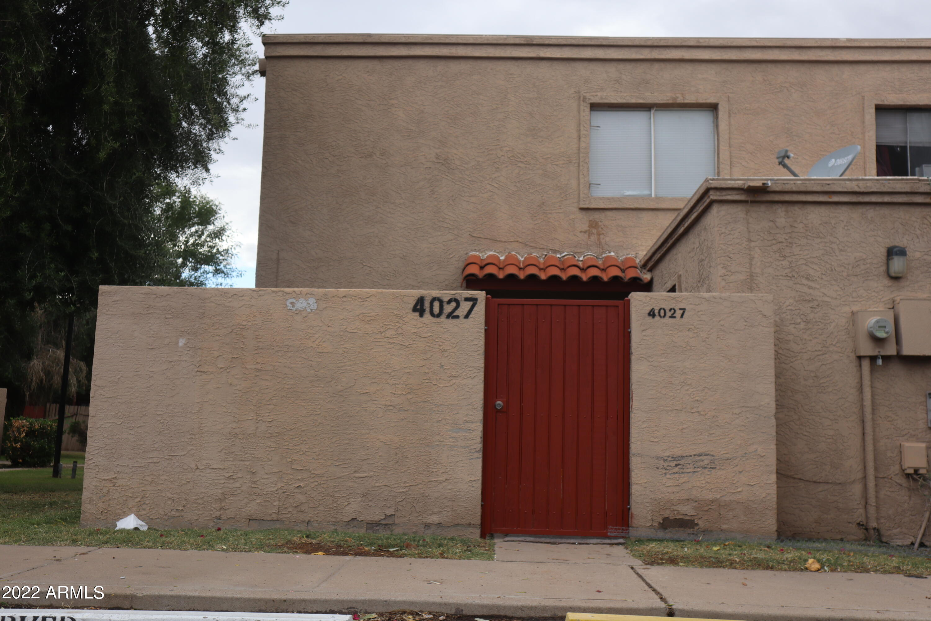 4027 West Wonderview Road Phoenix, AZ 85019 - Photo 4 of 11 IMG_0507