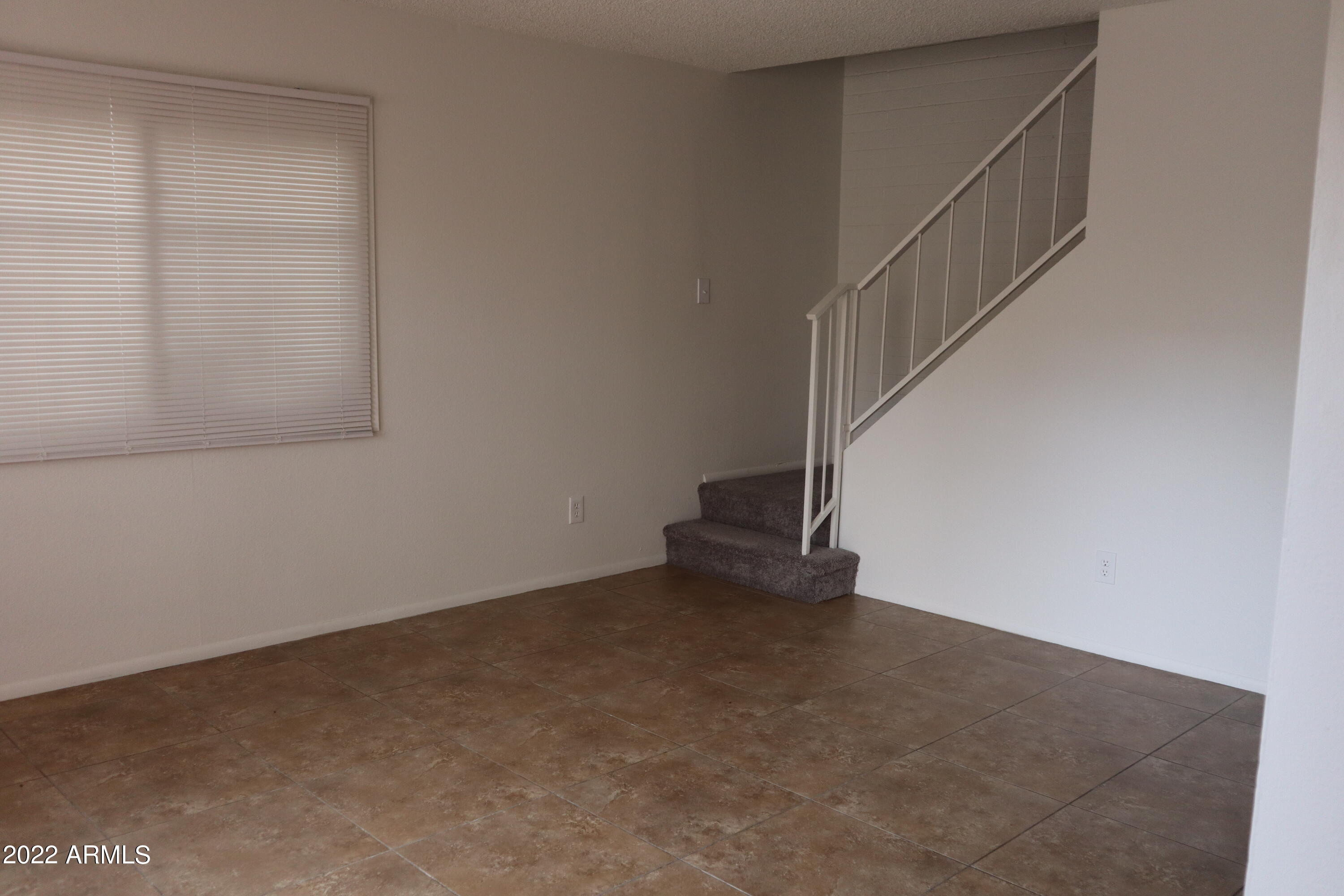 4027 West Wonderview Road Phoenix, AZ 85019 - Photo 5 of 11 IMG_0474