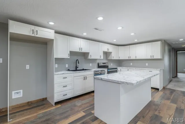 $659,900 | 24110 Evanston Road, Lebanon, MO 65536