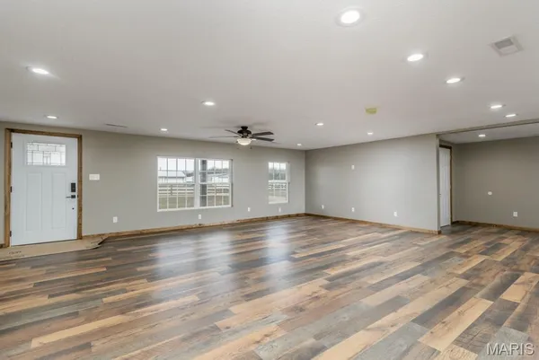 $659,900 | 24110 Evanston Road, Lebanon, MO 65536