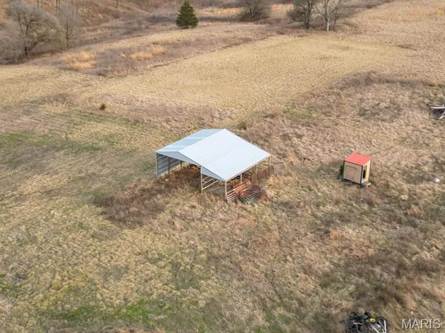 $659,900 | 24110 Evanston Road, Lebanon, MO 65536